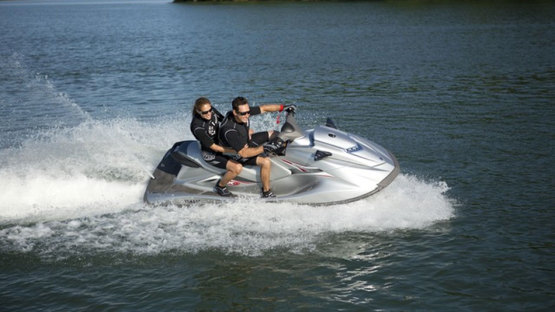 jet-ski-yacht-charter-location-scuderia-2