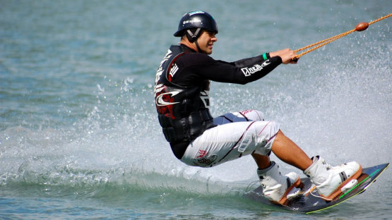wakeboard-yacht-charter-location-scuderia-1
